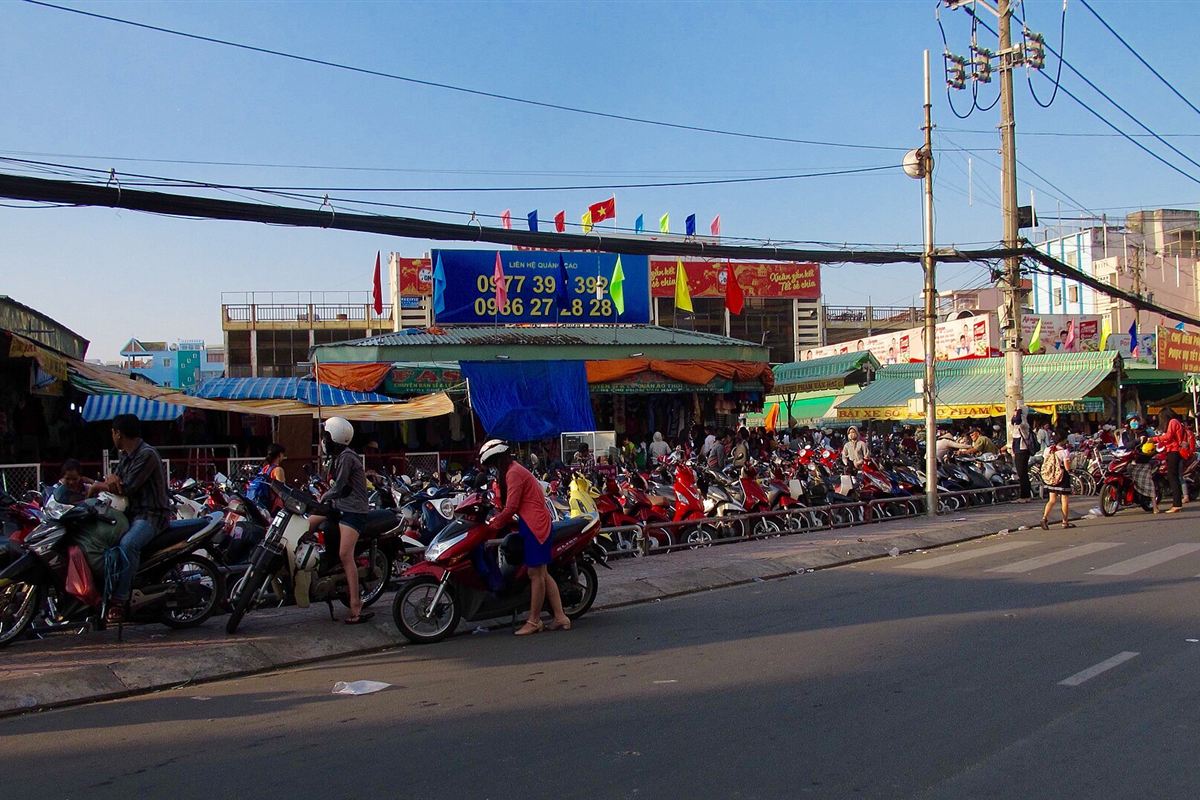 Cổng chợ Phạm Văn Hai, phường 3, quận Tân Bình, TP.HCM
