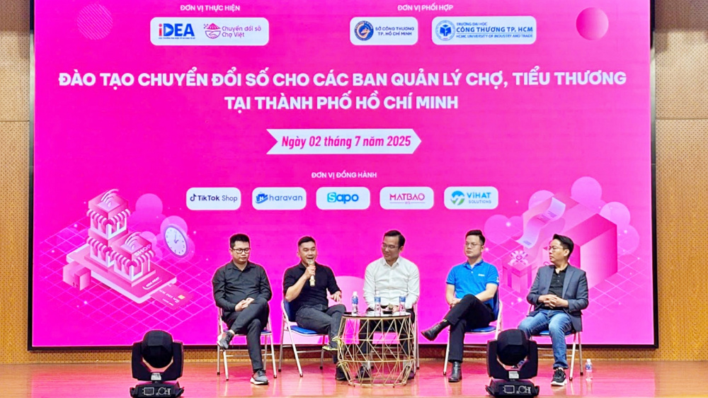 Tọa đàm chia sẻ từ các chuyên gia về các giải pháp chuyển đổi số tiểu thương chợ truyền thống