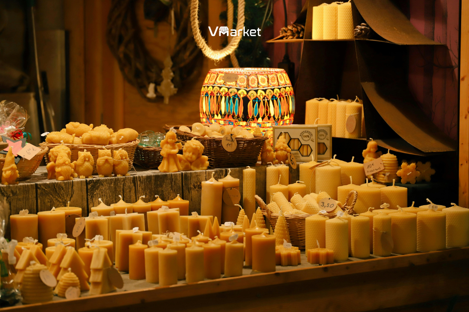 Nến thơm và vật dụng trang trí - sản phẩm tạo điểm nhấn cho gian hàng